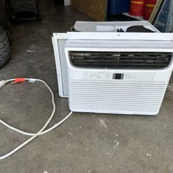 12,000 BTU A/C window Unit. Frigidaire 