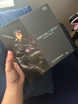 REVOLTECH CATWOMAN