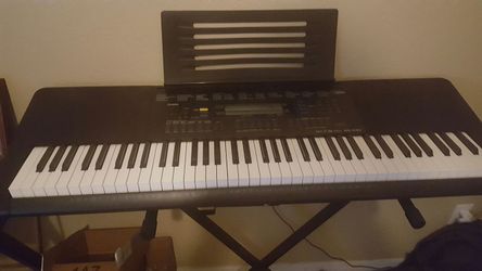 Casio 76-key Keyboard with bench & stand