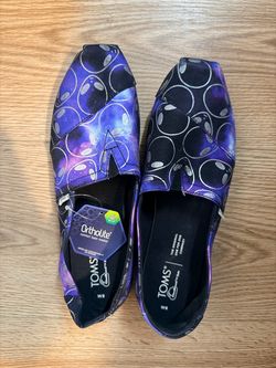 TOMS Classic Slip-On Shoes Galaxy Moon Print W8