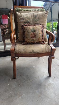 Antique Beauriful Chair....
