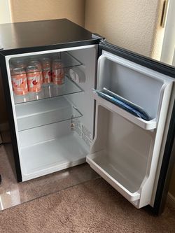 Hisense Mini (compact) Refrigerator 3.3 Cuft