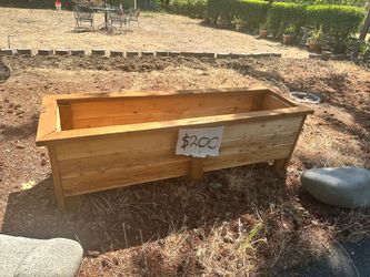 Raised garden bed 77” x 25.5” x 24”