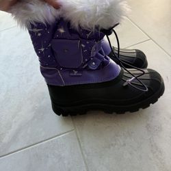 Girls Snow Boots Size 2