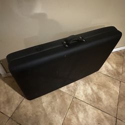 massage table