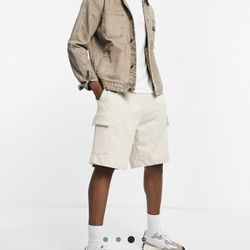 New Look washed cargo shorts in beige