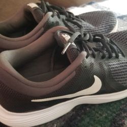 Nike Size 10 Running Shoe