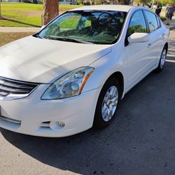 2012 Nissan Altima 2.5s Runs Perfect!
