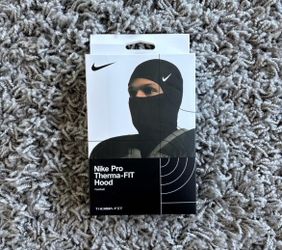 Nike Pro Therma-FIT Hood