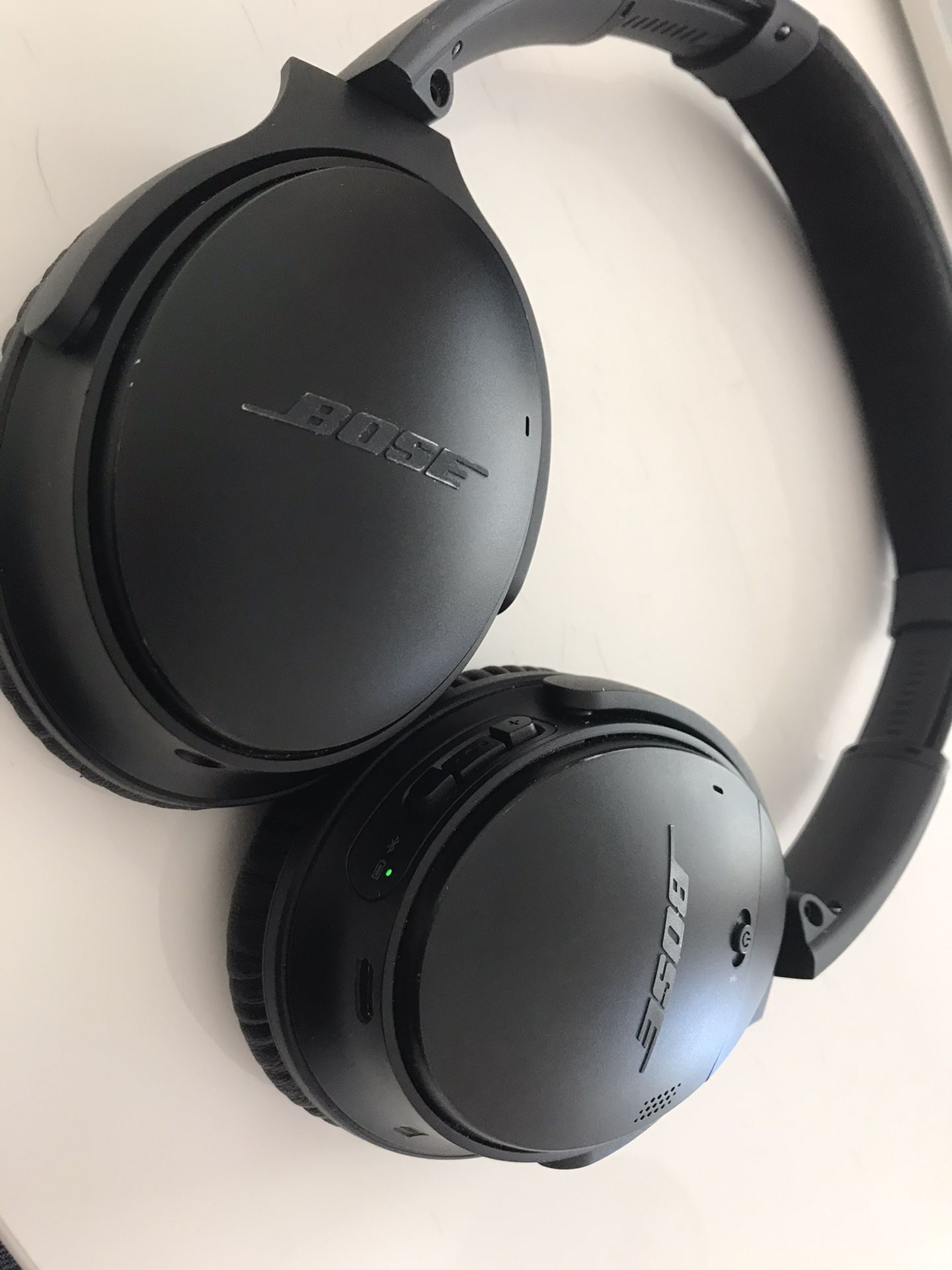 Bose quietcomforter II Noise cancellation headphone