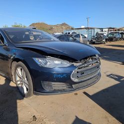 2013 Tesla Model S  Just In For Parts