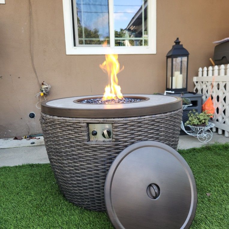 New 38" Sunvilla Fire Pit   . Patio Sets/ Outdoor Furniture Also Available. 