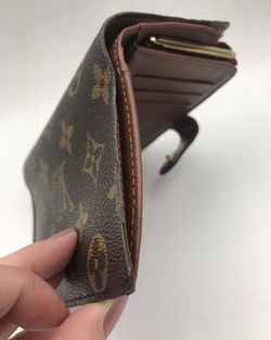 Authentic Louis Vuitton Kisslock Wallet for Sale in West Covina, CA -  OfferUp