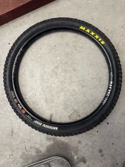 Maxxis tire and wheel hoop