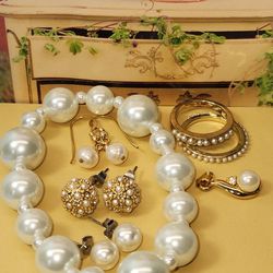 #2144, FRESHWATER AND SEED PEARLS LOT, GOLD PLATED, EARRINGS, RINGS, PENDANT, BRACELET
