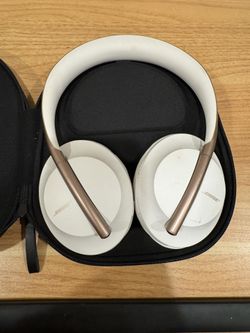 Bose Noise Cancelling Wireless Bluetooth Headphones 700, with Alexa Voice Control, Color Soapstone