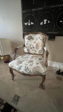 Vintage Upholstered Accent chair