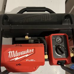 Milwaukee Battery Compressor 