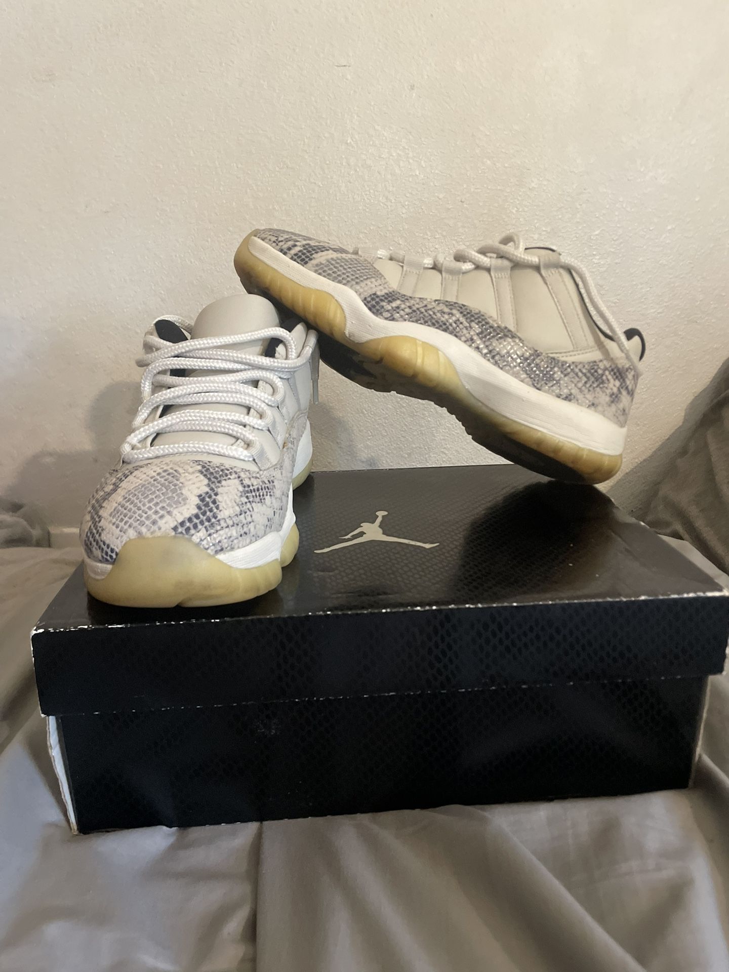 Jordan 11 Retro Low "Snakeskin Light Bone