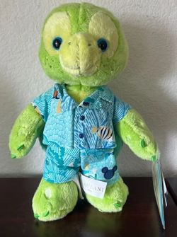 Disney Aulani Exclusive Olu Mel 11” Turtle Plush with Hawaiian Outfit NWT!
