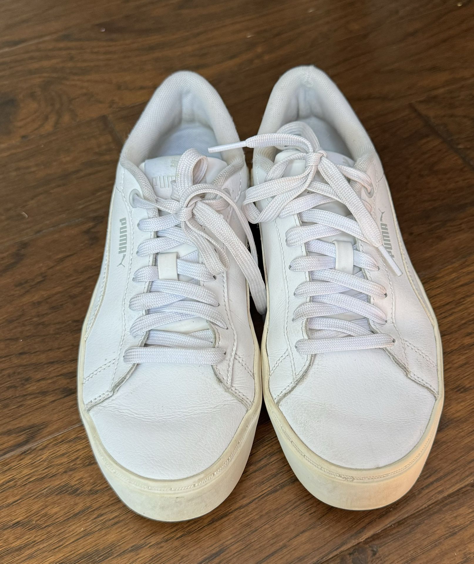 Woman’s Leather Puma Sneakers