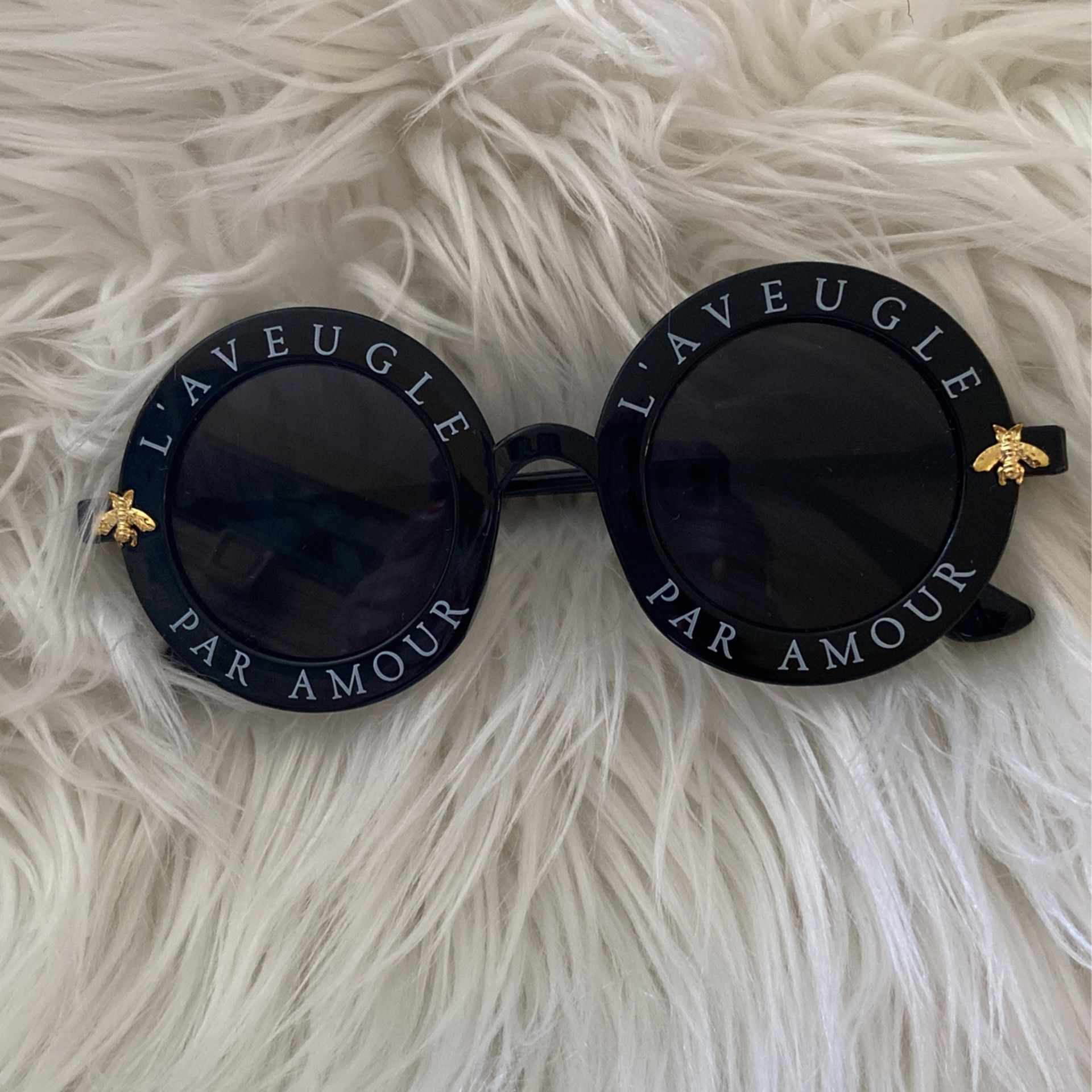 Fashion Sunglasses L’Aveugle With Bee Design