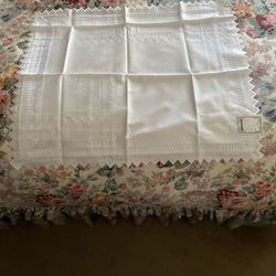 Austria Pillow Sham (22 x 27)