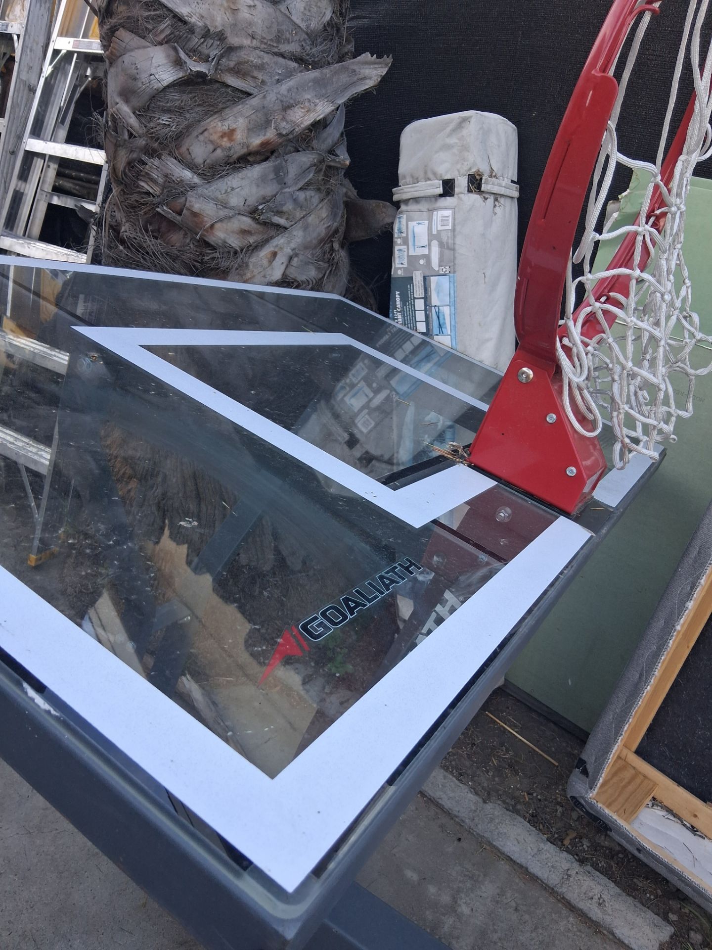 Basketball hoop