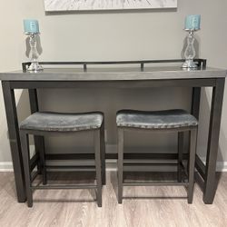 Kitchen Table With Stools 