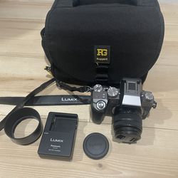 Panasonic LUMIX DMC-G7 4K Camera bundle (Gray)