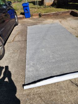High Quality Super Soft Grey Carpet Remnant 6 × 11