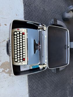 Typewriter 