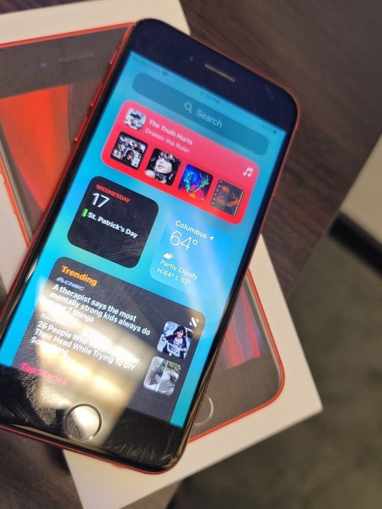 Unlocked IPhone 8 64gb