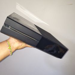 Xbox One First Gen With Camera And Controller