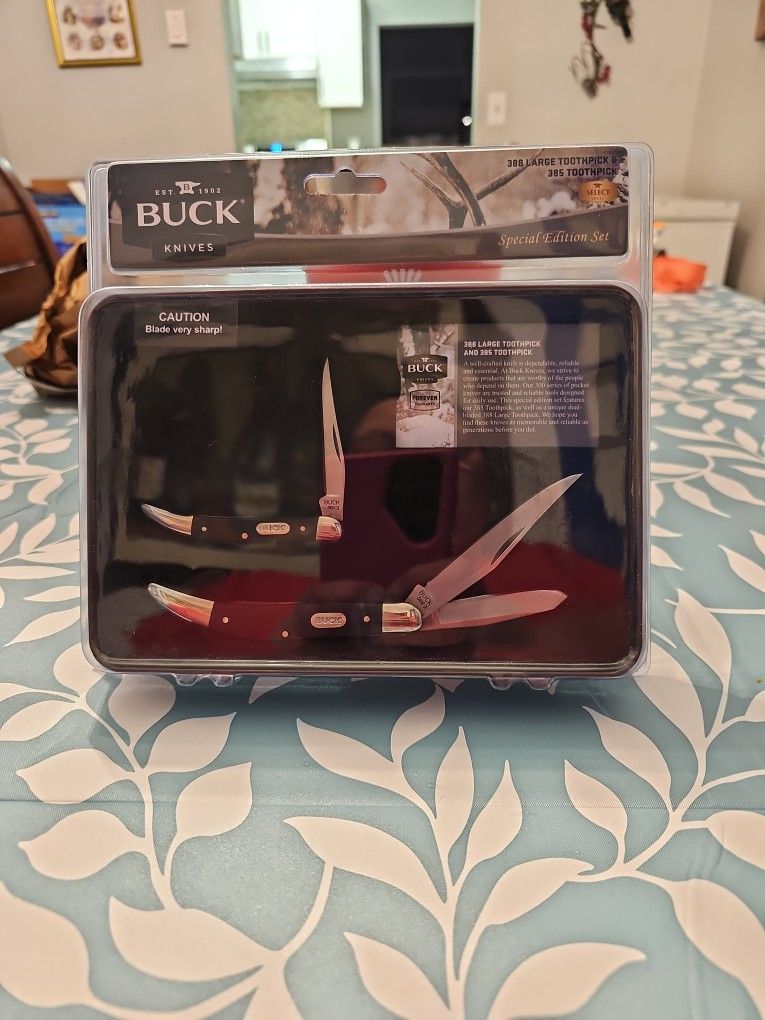 Gift Set BUCK NEW IN BOX