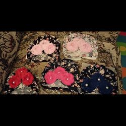 Gorritos De Bebe También Puede Ser Para Una Niña Más Grande Se Estiran Por $30 Dólares Sen Nuevos Nunca Lo Uso Mi Hija 