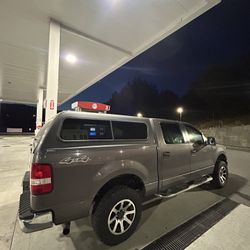 BED COVER / CAMPER SHELL 