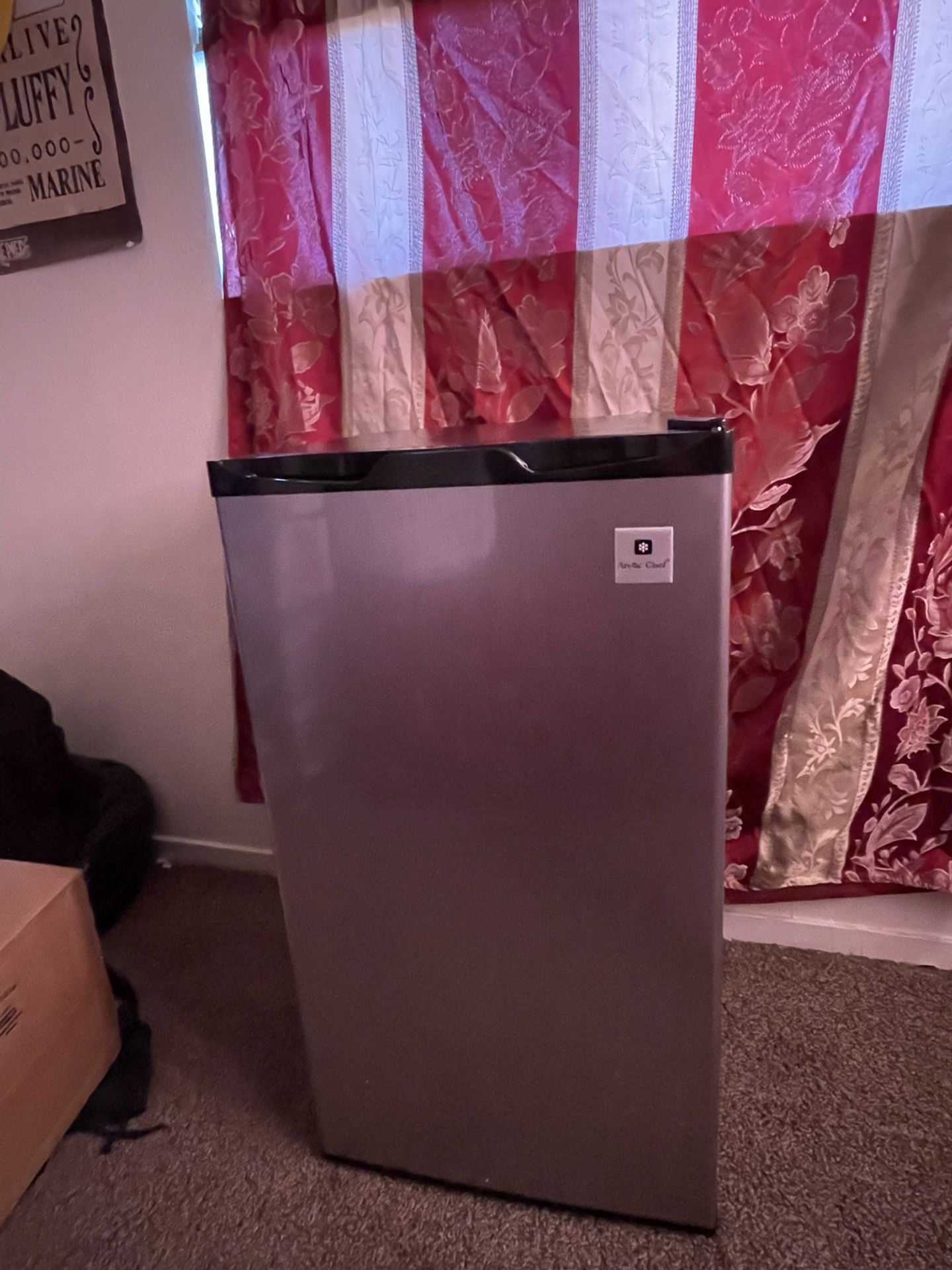 3.2 Ft Mini Fridge