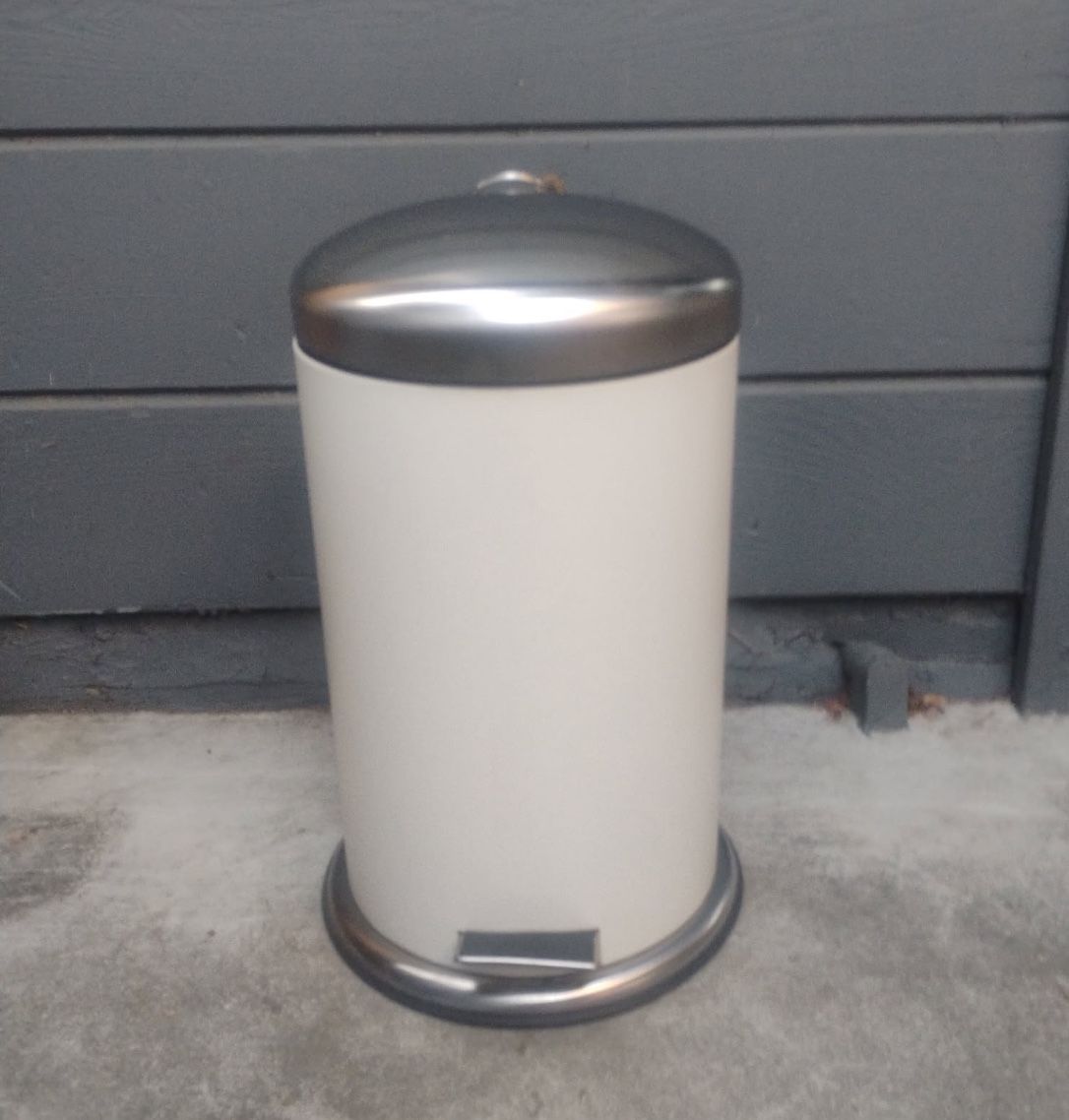 Small Ikea Trash Can Foot Operated Needs A Little Nudge to Close small dent in left rear corner