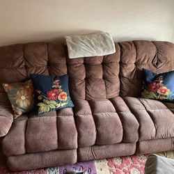Sofa With 2 Recliners 