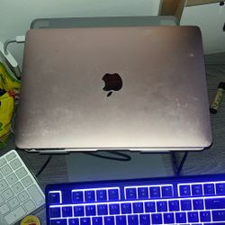 MacBook 13’ inch 