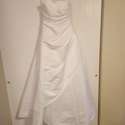 Davids Bridal Size 6 Strapless White Wedding Dress New with Tags