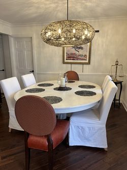 Candel dining table