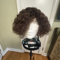 WIG/ CURLY 