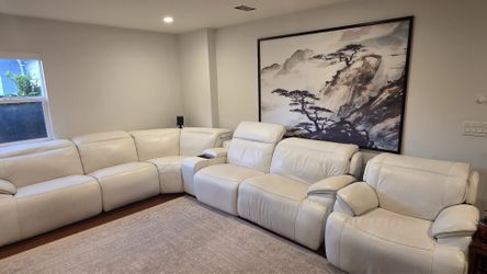 White/Beige Leather Power Reclining Sectional Sofa – American Signature - Moving Sale