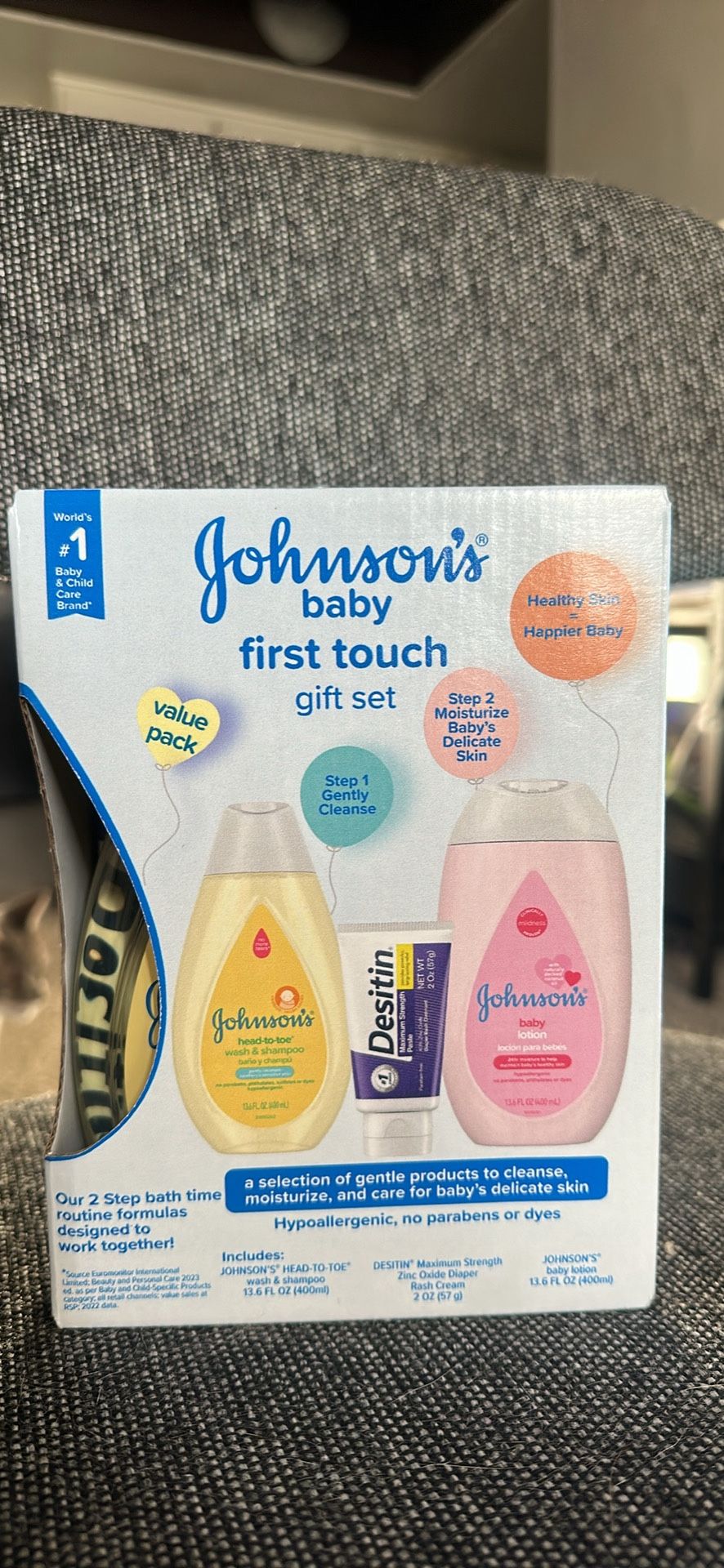 Johnson’s baby first touch gift set