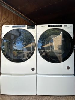 Whirlpool Washer and Dryer Set