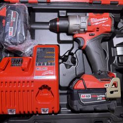 Milwaukee 18V FUEL Cordless 1/2” Hammer Drill Driver Kit with Two 5.0 Ah Batteries