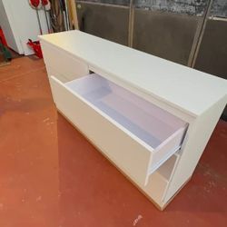 Dressers Brand NEW 🚚