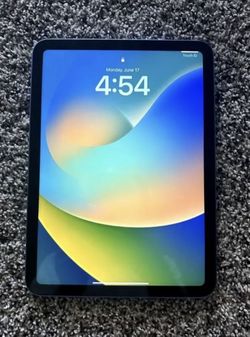 Apple Ipad(Grey) $200